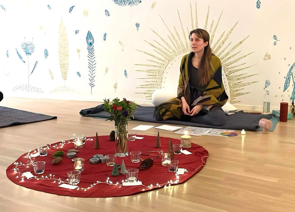 Atelier de womb yoga: se connecter à sa matrice avec Emilie Begert