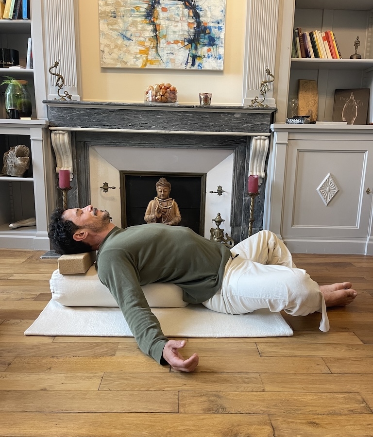 The Yin way: 60h Yoga Teacher Training with Nico Luce